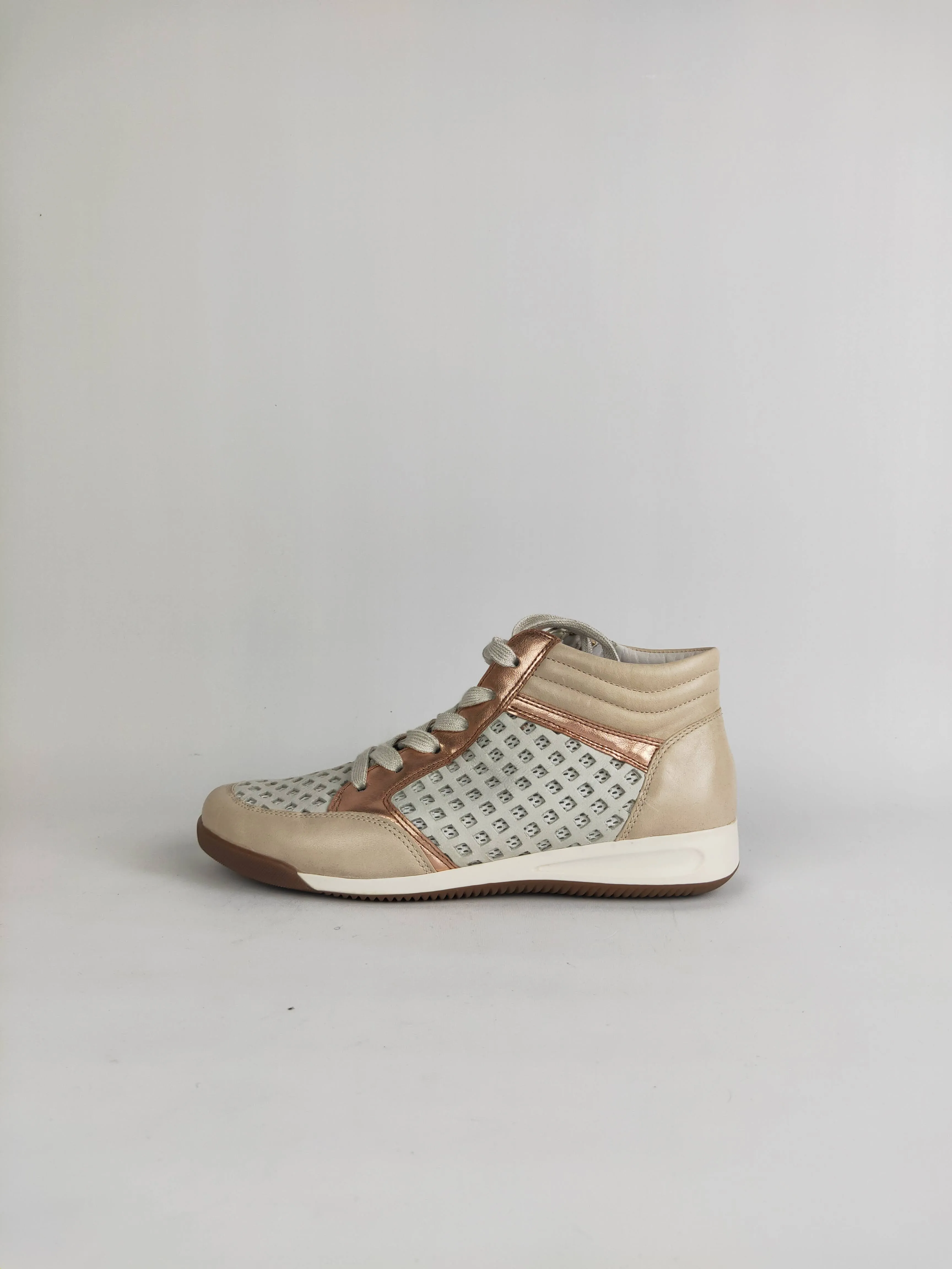 Ara White Rose Gold Perforated Sneakers - US 8