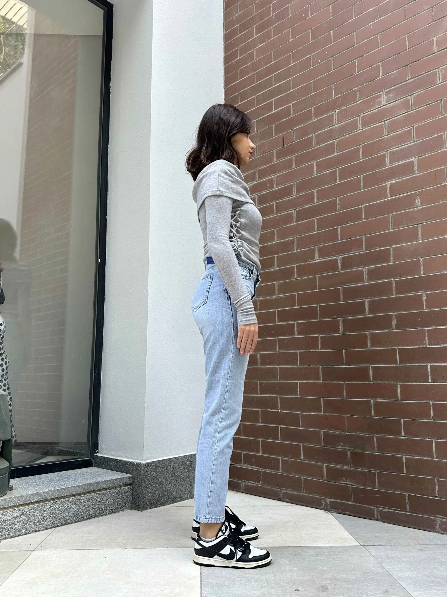 Mom-Fit - Light Iced Blue Wash Jeans.